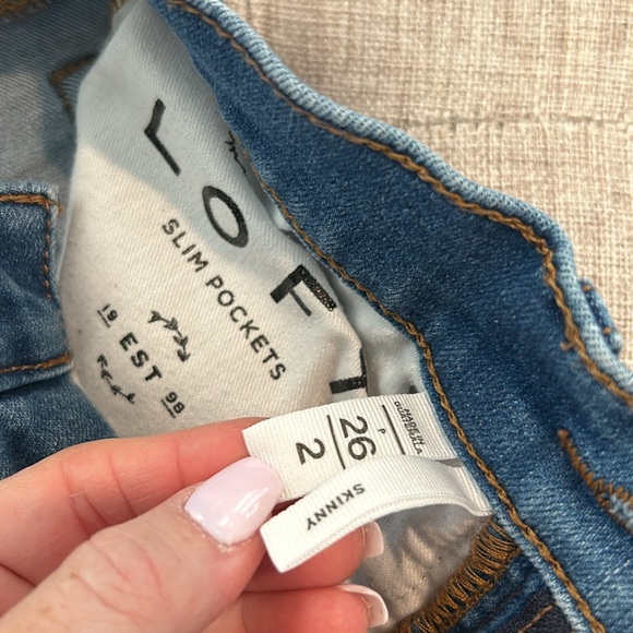 Loft skinny jeans. Distressed bottoms - Picture 3 of 4